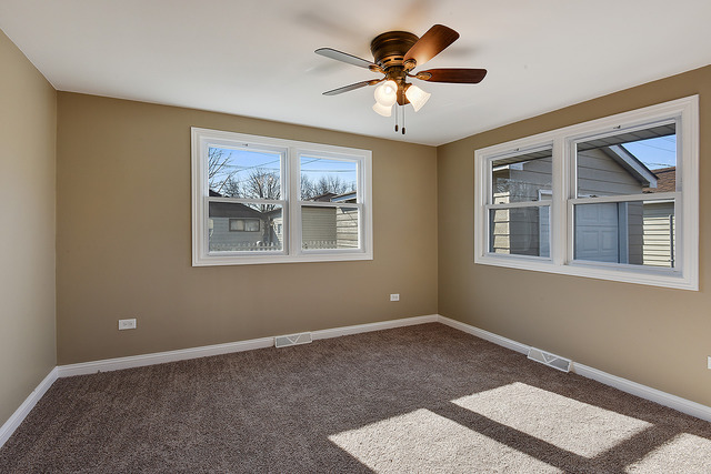 For Sale: 4035 W 90th St Hometown, IL 60456