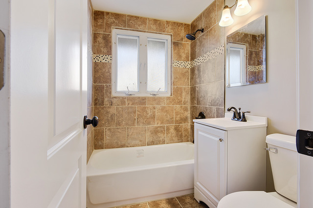For Sale: 4035 W 90th St Hometown, IL 60456