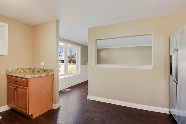 For Sale: 4035 W 90th St Hometown, IL 60456