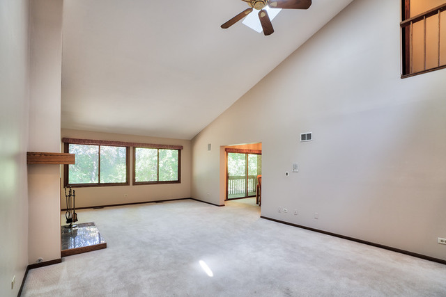 33 Commons Dr