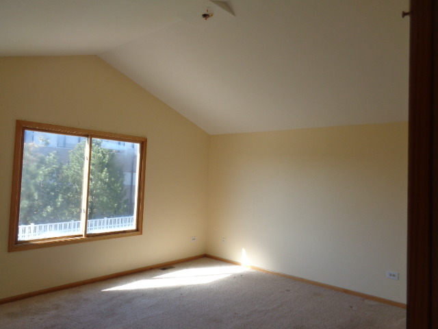 For Sale: 9231 Park Pl Tinley Park, IL 60487