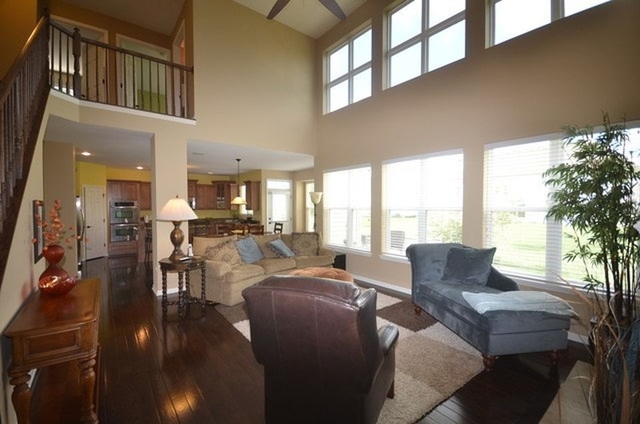 1337 Rosemary Dr
