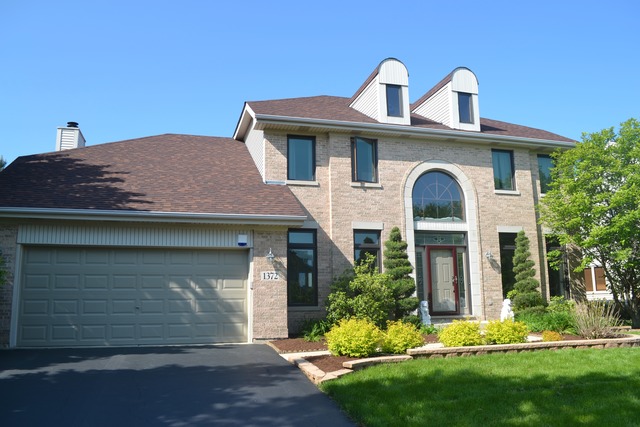 For Sale: 1372 Waterside Dr Bolingbrook, IL 60490