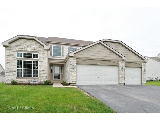 For Sale: 1551 Farmside Ln Bolingbrook, IL 60490
