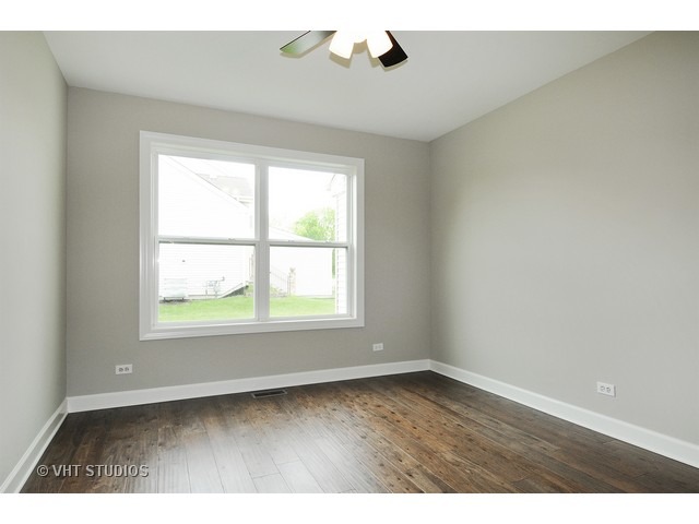 For Sale: 1551 Farmside Ln Bolingbrook, IL 60490
