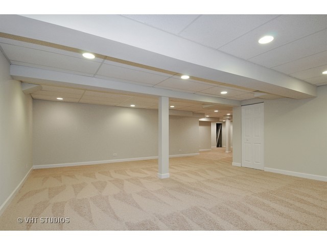 For Sale: 1551 Farmside Ln Bolingbrook, IL 60490