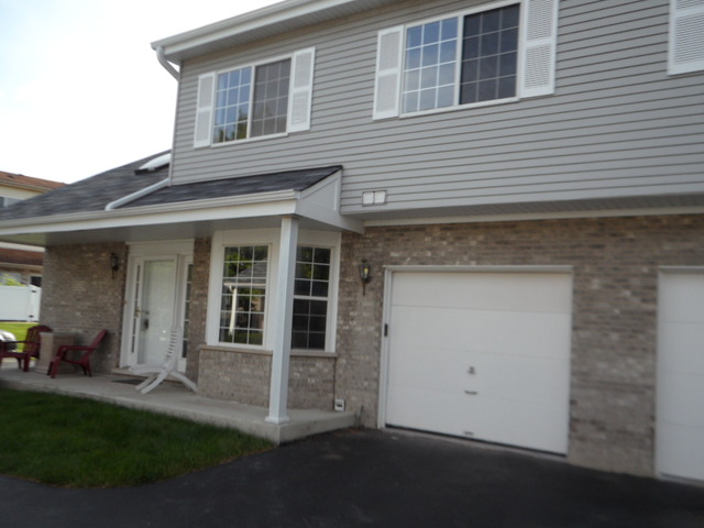For Sale: 3519 Princeton Ave Aurora, IL 60504