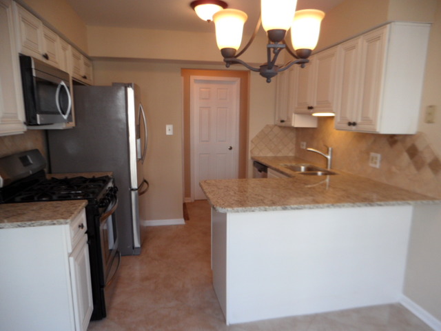 For Sale: 3519 Princeton Ave Aurora, IL 60504