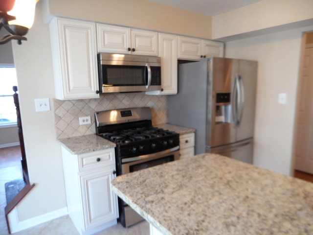 For Sale: 3519 Princeton Ave Aurora, IL 60504