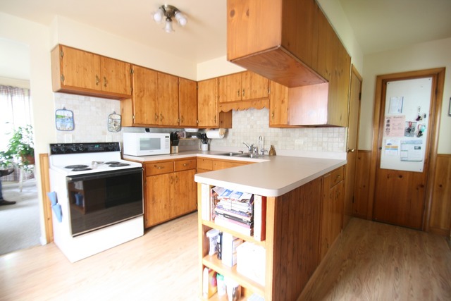 For Sale: 209 N Buell Ave Aurora, IL 60506