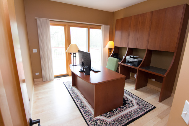 For Sale: 275 Johnson Woods Dr Batavia, IL 60510