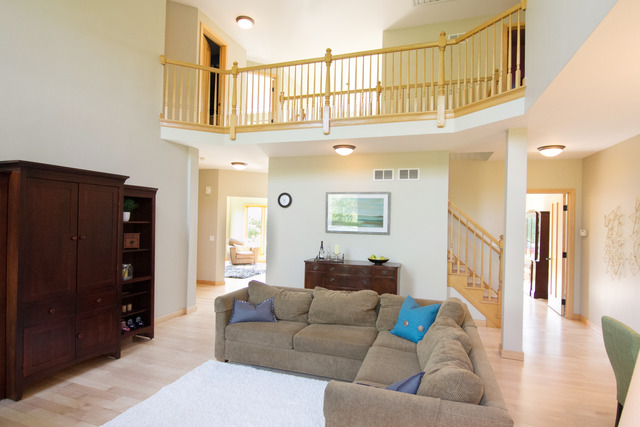 For Sale: 275 Johnson Woods Dr Batavia, IL 60510