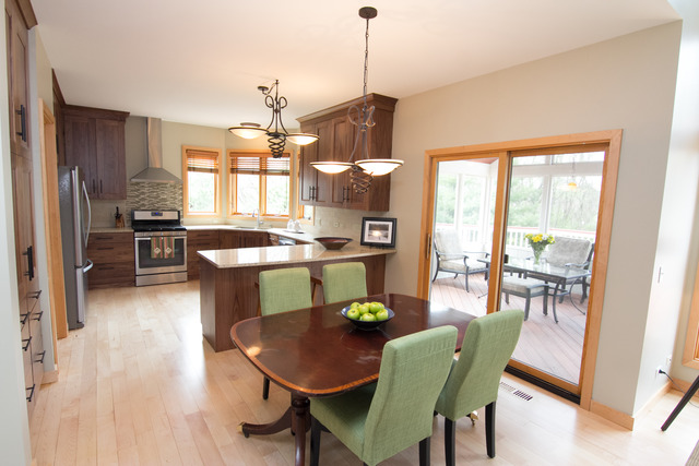 For Sale: 275 Johnson Woods Dr Batavia, IL 60510
