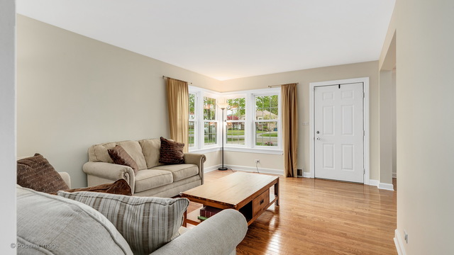 432 Naperville Rd