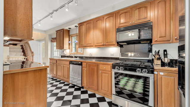 432 Naperville Rd