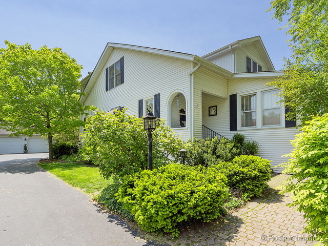 For Sale: 59 Chicago Ave Clarendon Hills, IL 60514