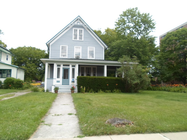 922 Warren Ave #206