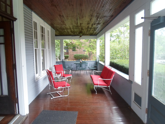 922 Warren Ave #206