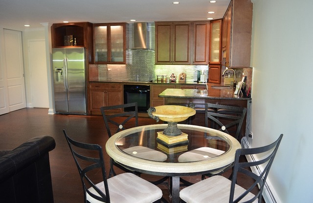 For Sale: 4220 Saratoga Ave #APT I-304 Downers Grove, IL 60515