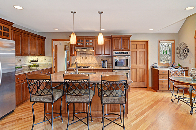 2449 Abbey Dr