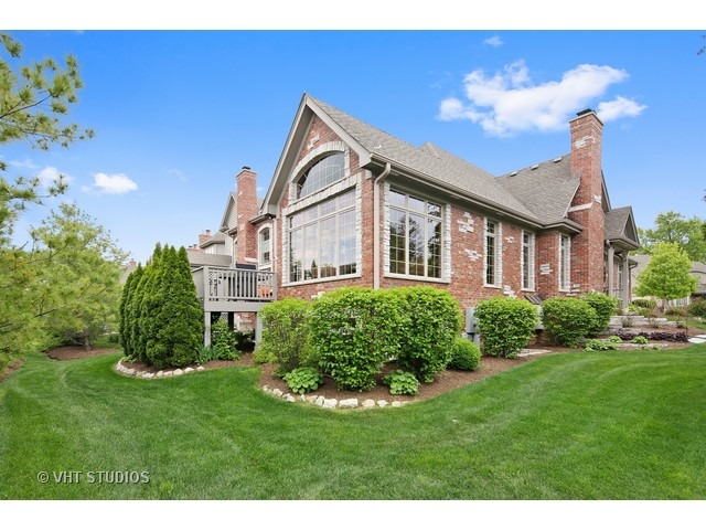 For Sale: 2458 Durand Dr Downers Grove, IL 60516