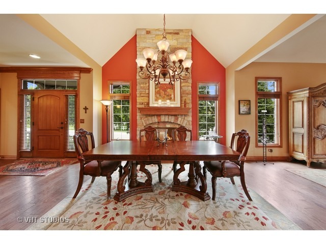 For Sale: 2458 Durand Dr Downers Grove, IL 60516
