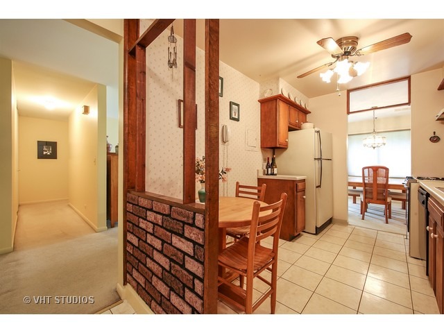 For Sale: 3018 Roberts Dr #APT 1 Woodridge, IL 60517