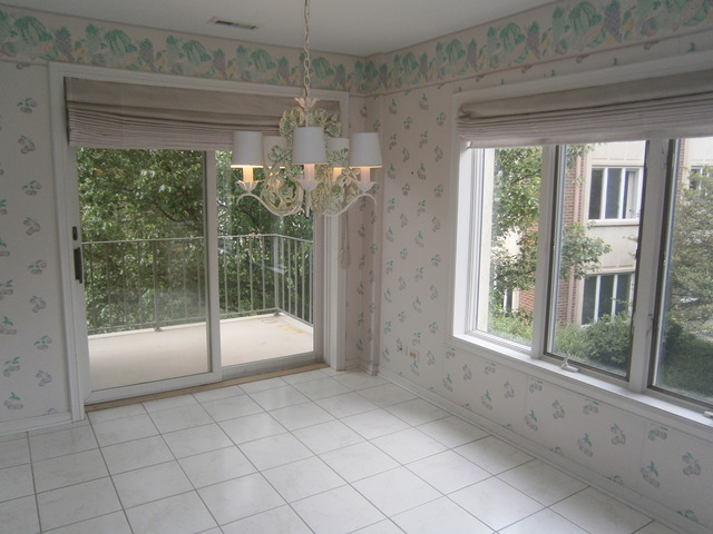 For Sale: 6 Oak Brook Club Dr #J-204 Oak Brook, IL 60523