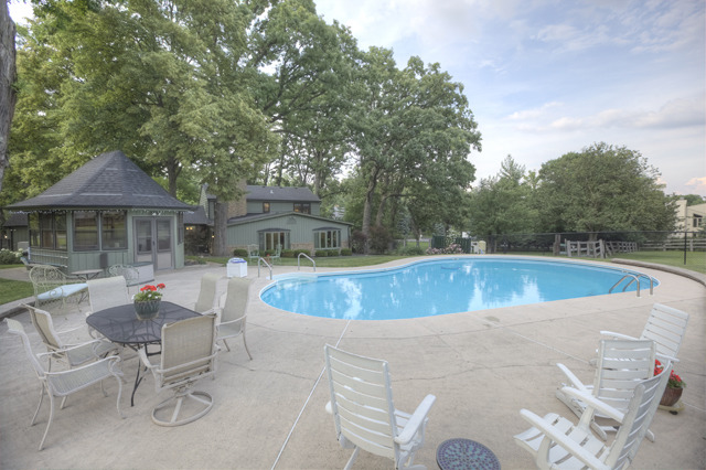 For Sale: 23 W581 Royal Oak Dr Naperville, IL 60540