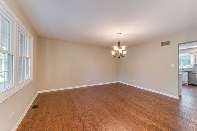 For Sale: 985 Collingwood Dr Naperville, IL 60540
