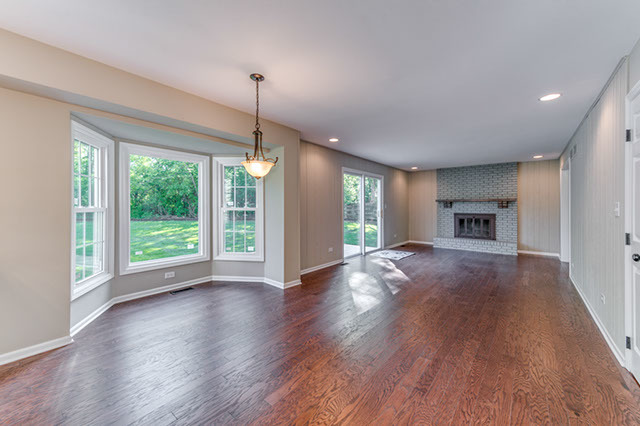 For Sale: 985 Collingwood Dr Naperville, IL 60540
