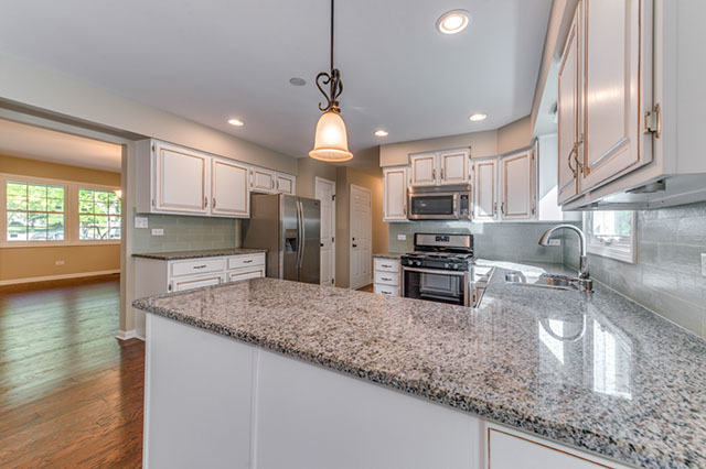 For Sale: 985 Collingwood Dr Naperville, IL 60540
