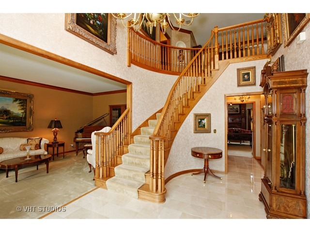 For Sale: 1305 Brunswick Ct Naperville, IL 60540
