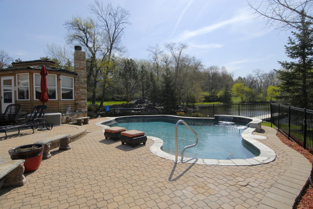 For Sale: 7 S550 Donwood Dr Naperville, IL 60540