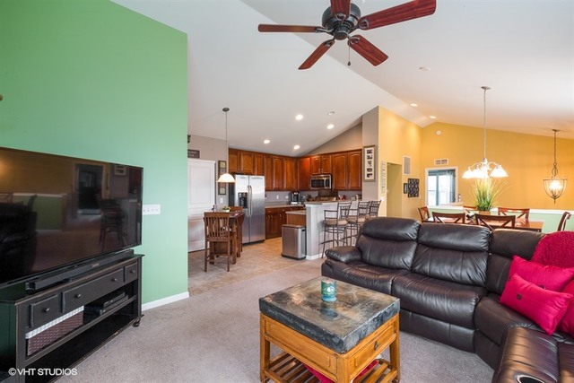 78 Waterbury Cir