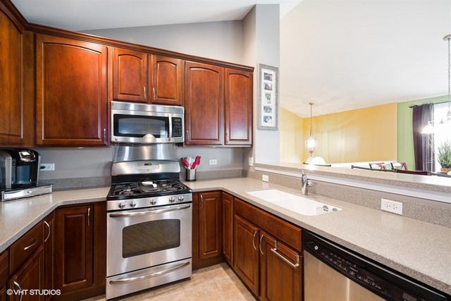 78 Waterbury Cir