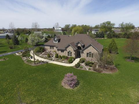 95 N Royal Oaks Dr