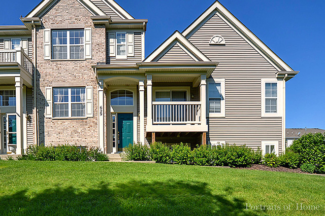 For Sale: 629 Lincoln Station Dr #629 Oswego, IL 60543