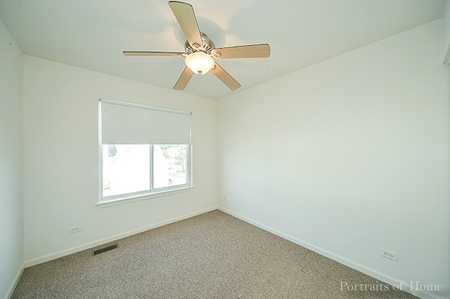 For Sale: 629 Lincoln Station Dr #629 Oswego, IL 60543