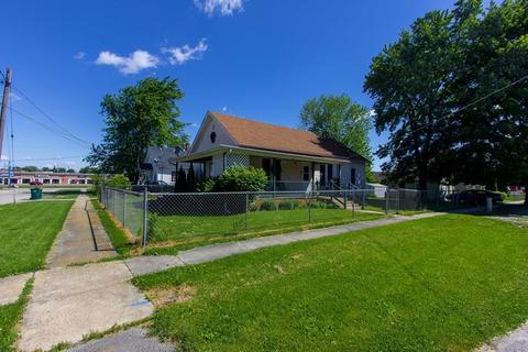 303 S Center St