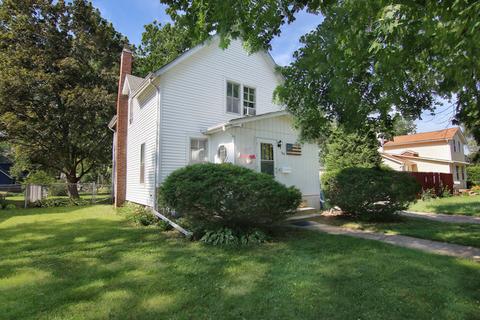 303 S Center St