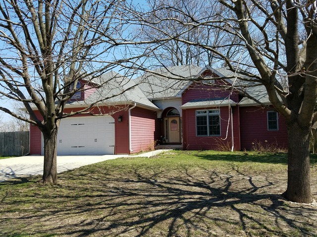 For Sale: 407 Dewey Ave Steward, IL 60553