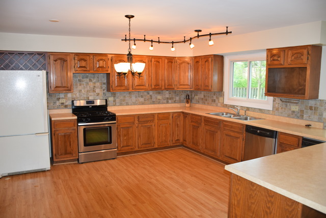 For Sale: 29 W730 Wembly Dr Warrenville, IL 60555