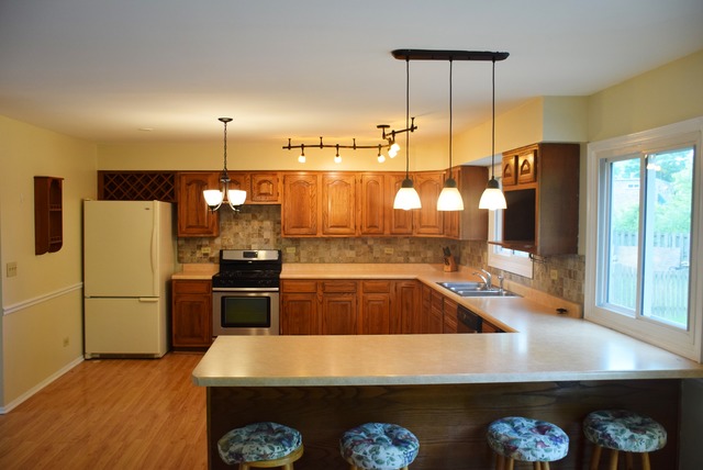 For Sale: 29 W730 Wembly Dr Warrenville, IL 60555