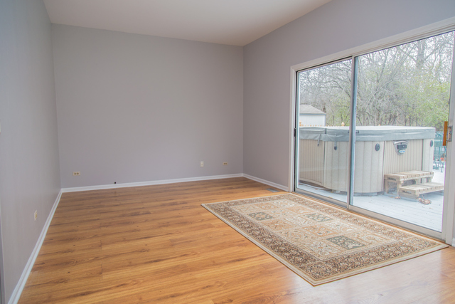 30 W070 Huntington Dr