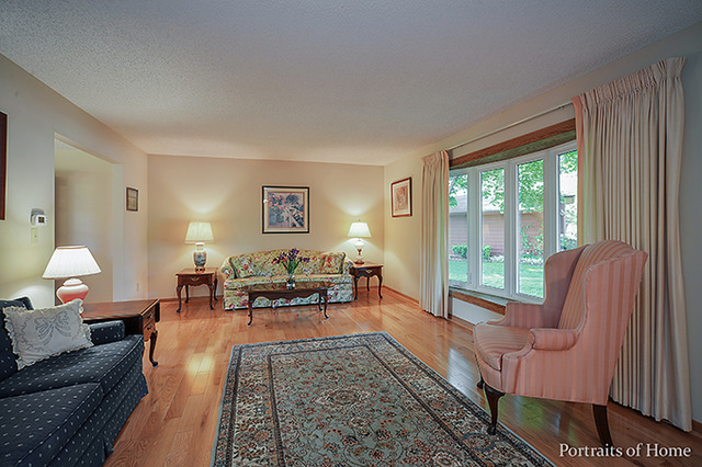 For Sale: 117 Palmer Ct Yorkville, IL 60560
