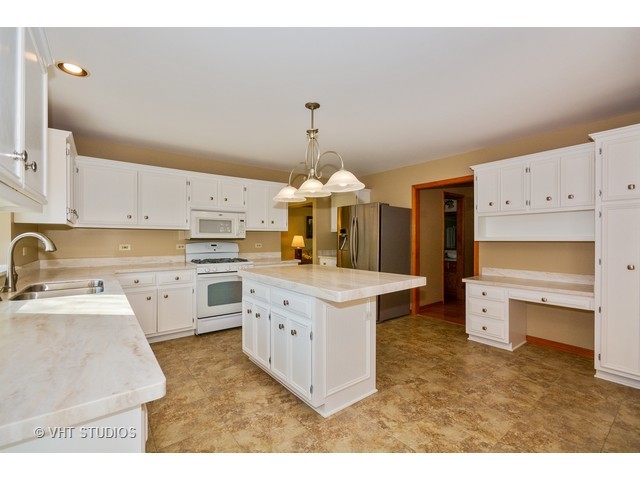 1617 Apache Dr