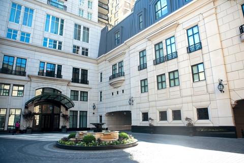 11 E Walton St #3901