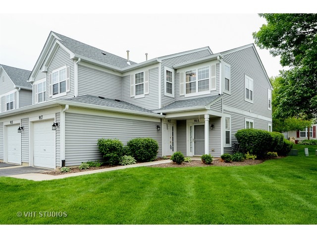 For Sale: 917 Genesee Ct #APT 917 Naperville, IL 60563