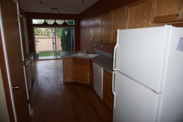 For Sale: 1678 Windward Ct #1678 Naperville, IL 60563
